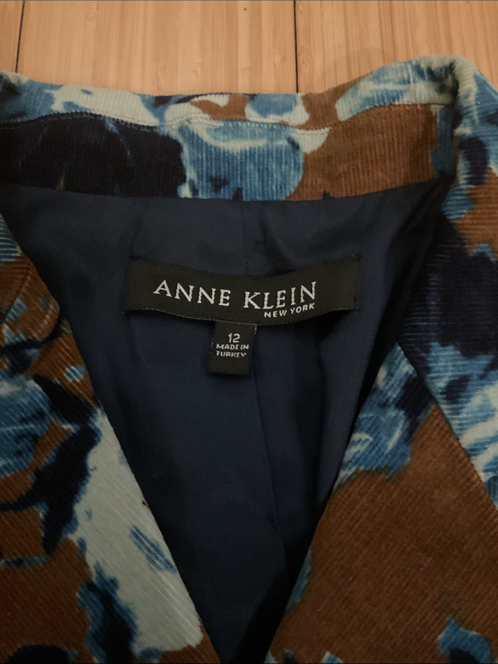 Anne Klein Brown Button-Front jacket  with Blue Floral Print - Picture 2 of 4